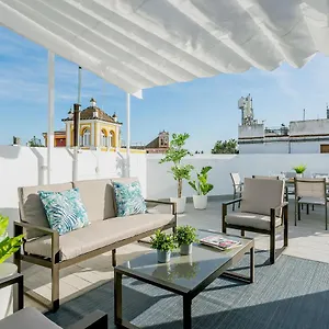 Genteel Mateos Gago Apartment